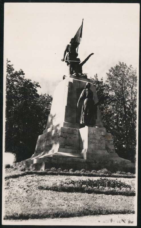 fotopostkaart, Viljandi, Eesti Vabadussõjas langenute mälestussammas, u 1935