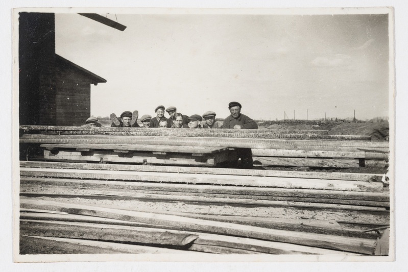 Saeveski tööl umbes 1930. a. (Sindi vabrikus)