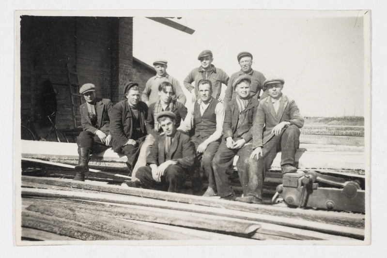 Sindi vabriku saeveski töölised umbes 1930. a.
