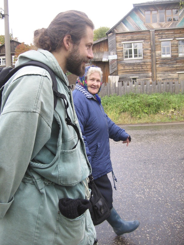 TÜ etnoloogiaprofessor Art Leete ja Ust-Kulomi  elanik Serafima Prokopjevna Lipina (komi).