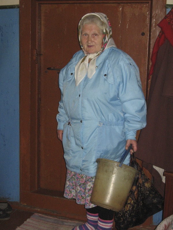 Serafima Prokopjevna Lipina (komi) Domna Petrovna Lipina köögis, Ust-Kulomi alev (Katõdpom).