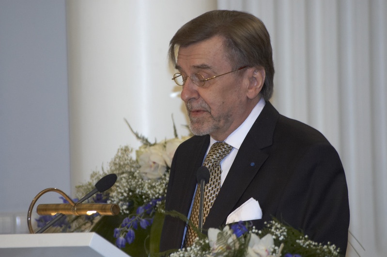 Puldis Tuglase selti juhataja Juhani Salokannel