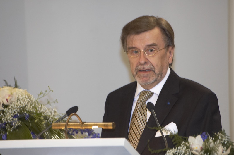 Puldis Tuglase selti juhataja Juhani Salokannel