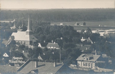 Foto. Haapsalu metodisti kiriku vaade kesklinna poolt. Foto: J. Grünthal. Mustvalge.  duplicate photo