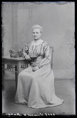Siemann [Siimann].  similar photo