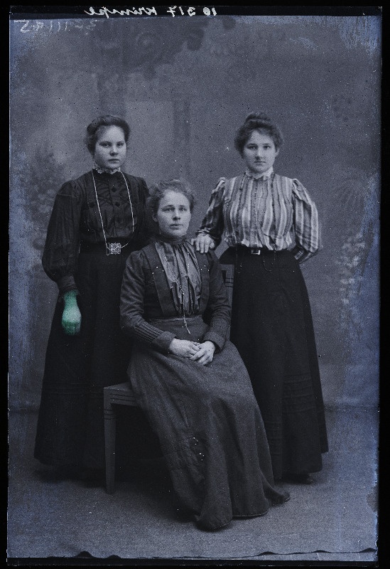 Grupp naisi, (foto tellija Krimpe).