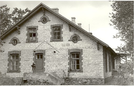 foto, pastoraadi hoone Järva-Jaanis 1982.a.