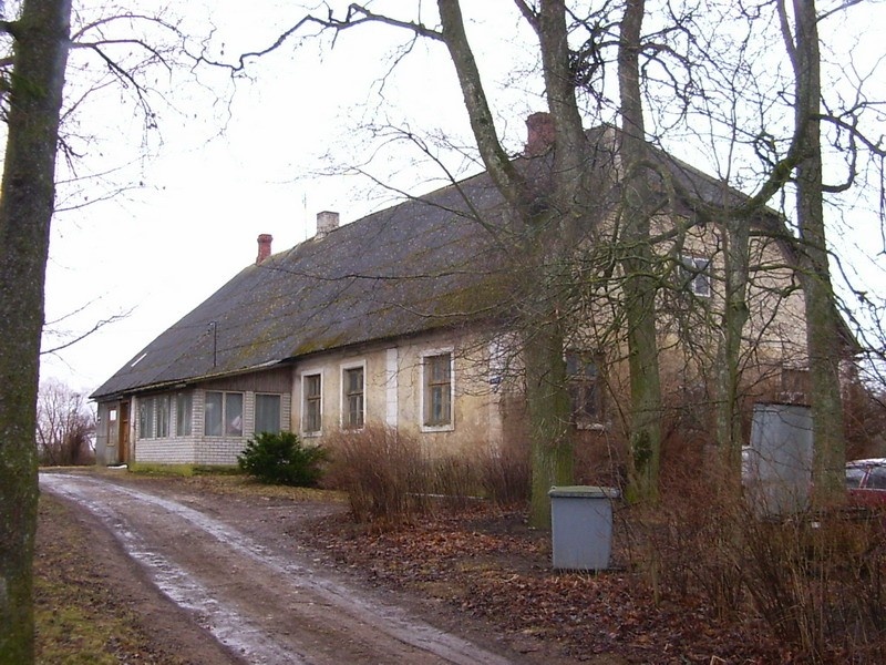 Main building of Lüganus Pastorage, 18th century.