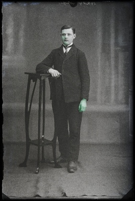 Nugis Õisust.  duplicate photo