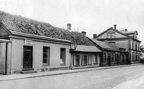 Kuperjanovi tänav. Reklaamsilt: Lihakauplus J. Rekker.  Tartu, 8.05.1939.