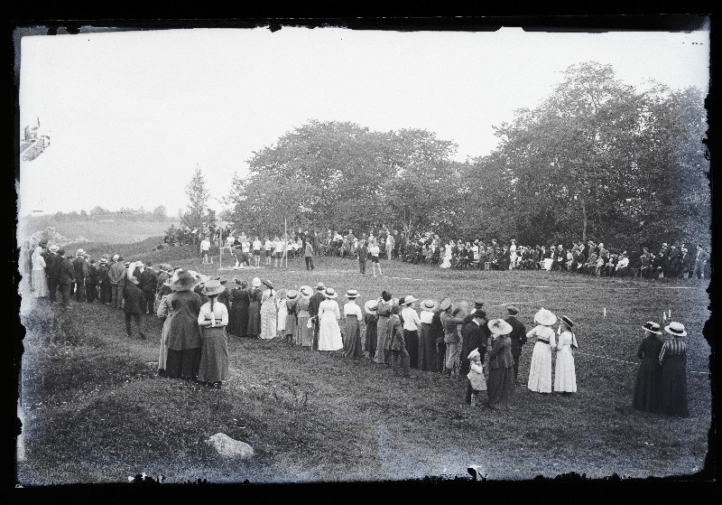 Spordiseltsi Koit spordiosakonna kursuste lõpupidu "suve spordi pidu" II Kirsimäel.