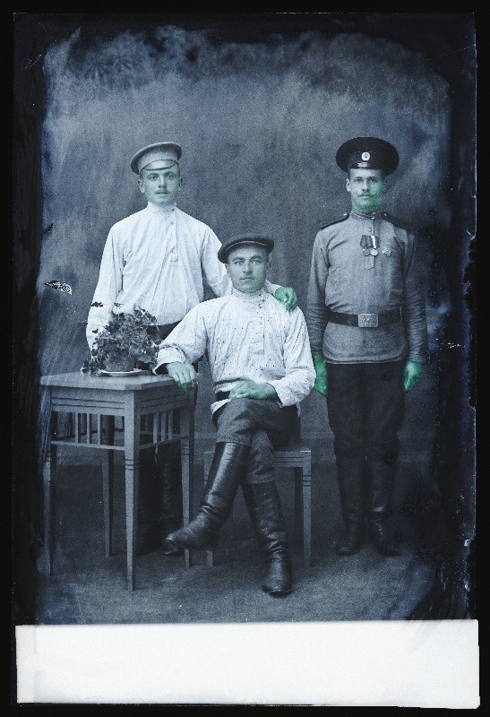 Grupp mehi, (foto tellija Rastoff [Rastov]).