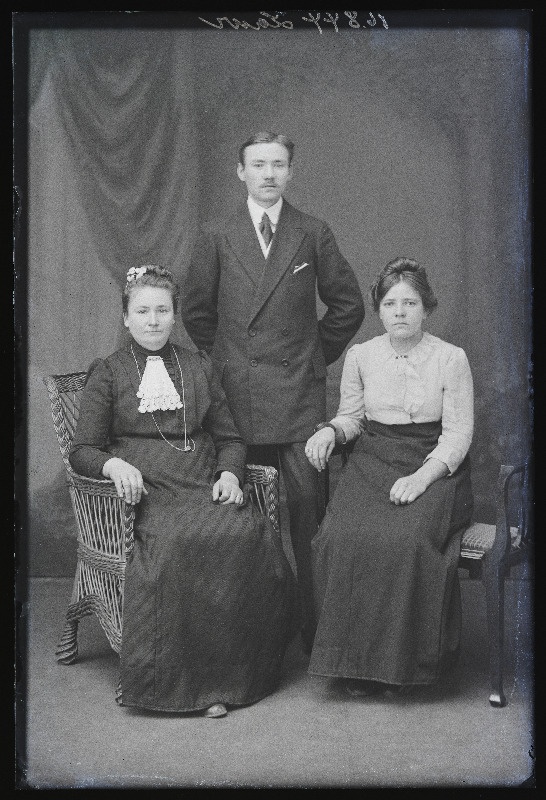 Grupp inimesi, (foto tellija Laur).