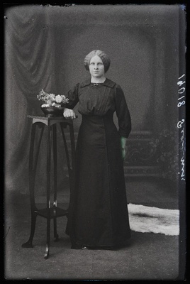 Alma Pedanik.  similar photo