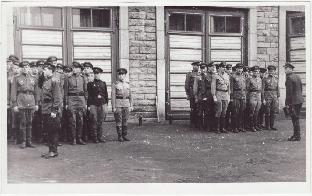 I ÜSTK vahtkondade vahetus Gogoli (Raua) tn 2, 1951.a.