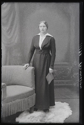 Amalie Järweson (Järveson).  duplicate photo