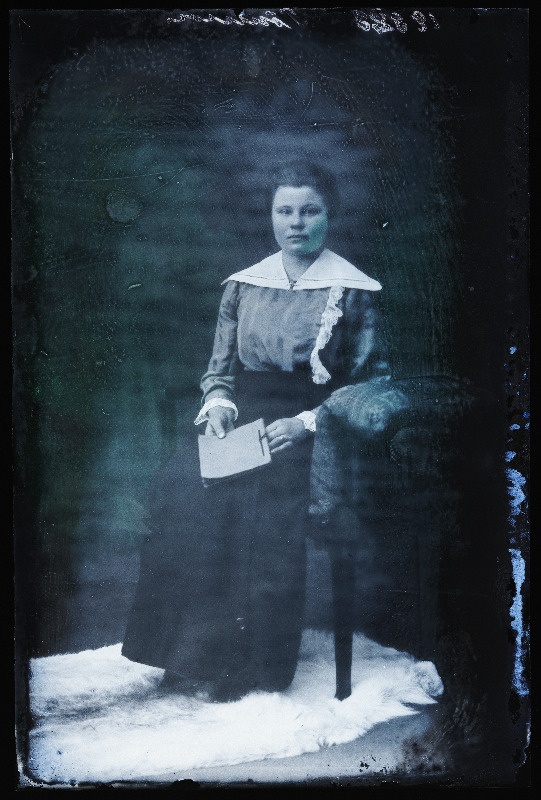 Anna Tõnisson.