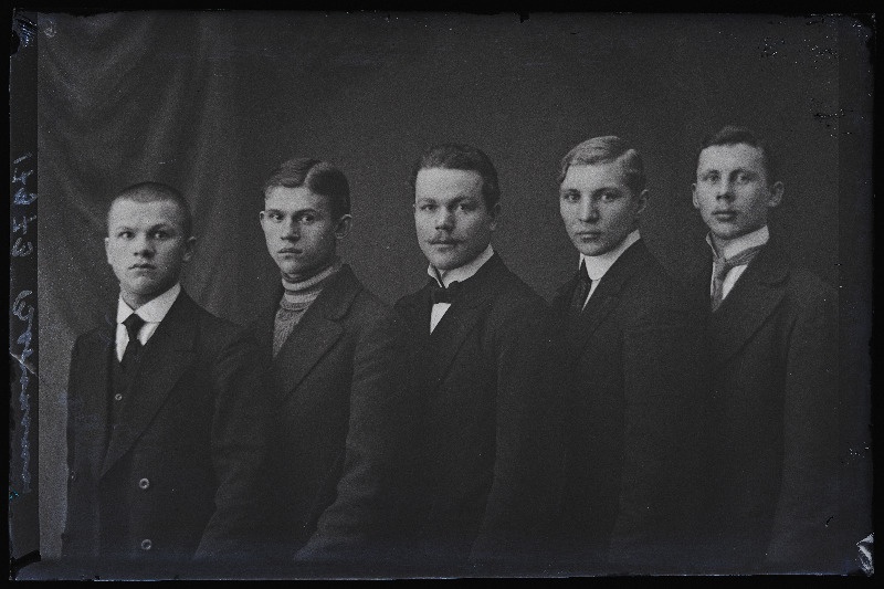 Grupp mehi, (foto tellija Bermann).