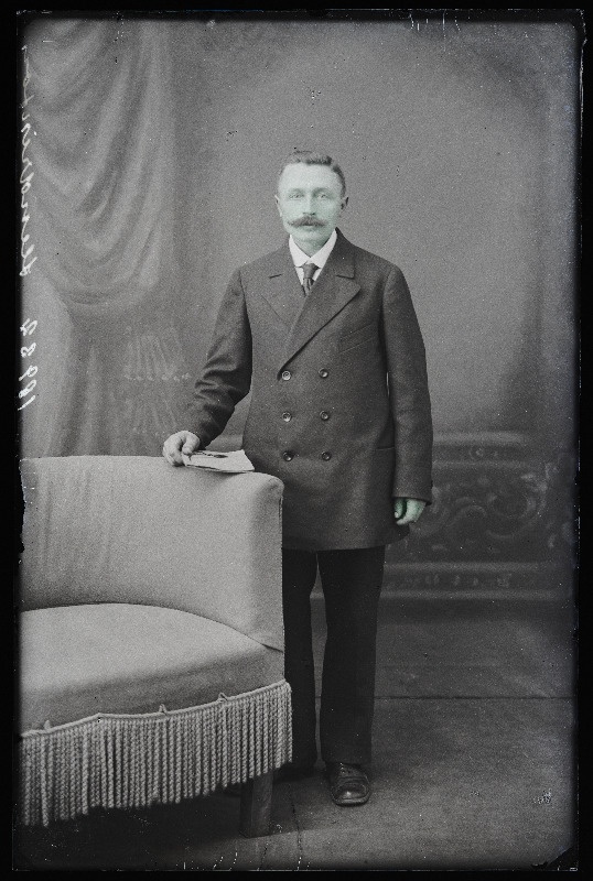 Hendrikson.