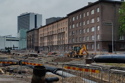 Viru hotel in Tallinn, view along Gonsiori tn-t, in front of the tram. Architects Henno Sepmann, Mart Port rephoto