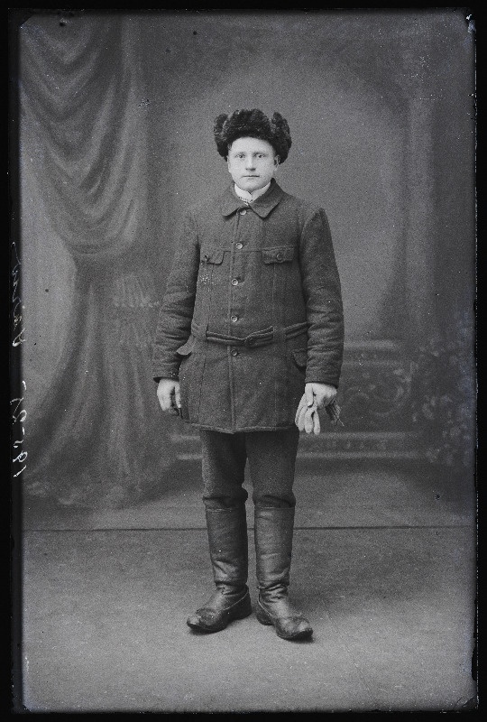 August Sarw (Sarv).