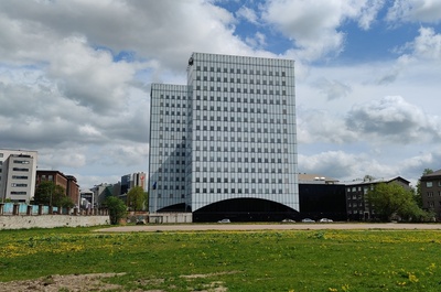Vaade Lastestaadionilt Eesti Vabariigi Rahandusministeeriumi hoonele Tallinnas rephoto