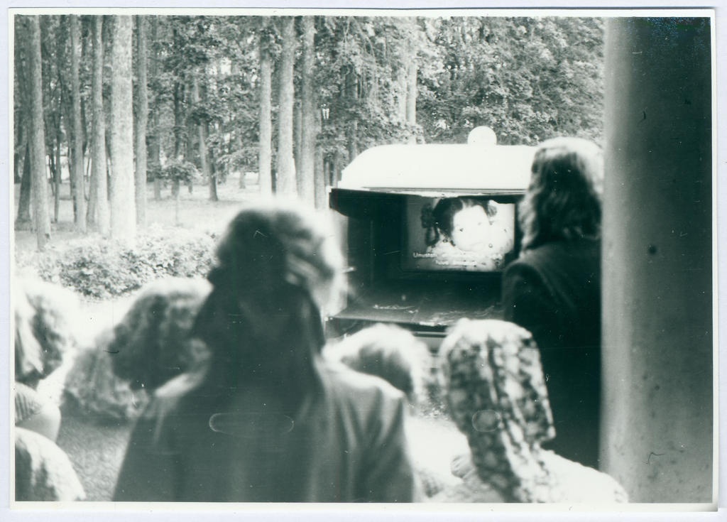Tuletõrje agitatsiooniauto päevakino seansi jälgijad 1959