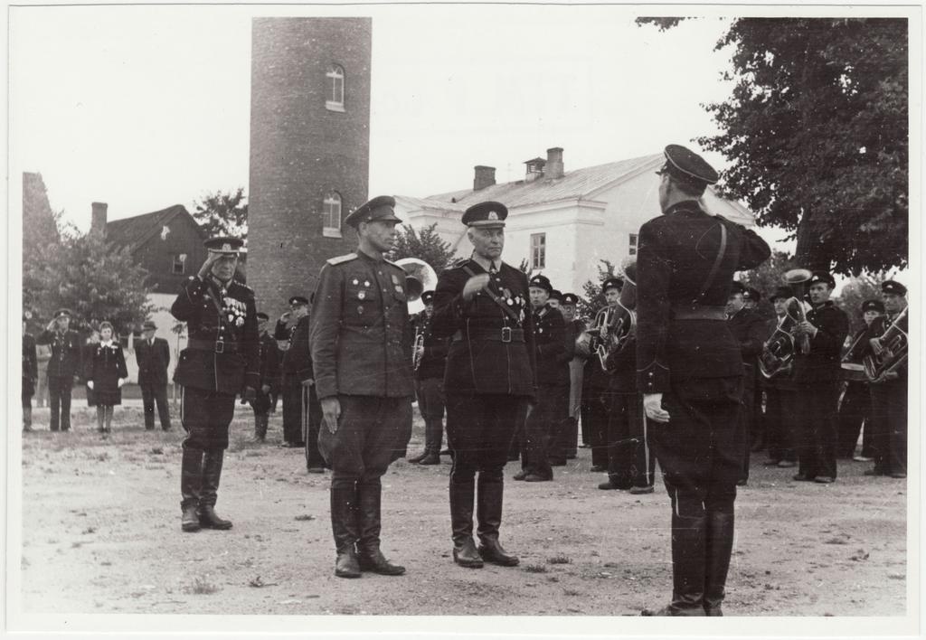 Viljandi VTÜ 80 aastapäeva paraadi raport