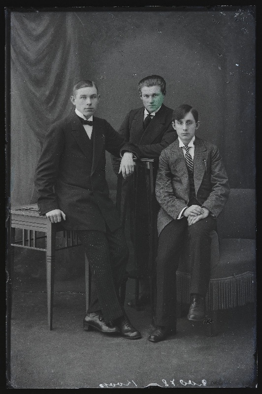Grupp mehi, (foto tellija Koop).