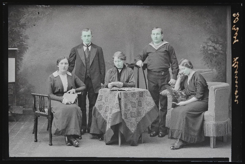 Grupp inimesi, (foto tellija Hennok).