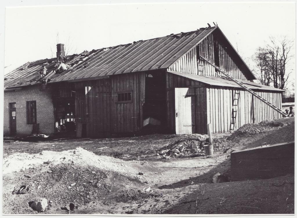 Pirita tee Tubaka ladu pärast tulekahju: laohoone üldvaade, 1950.a.