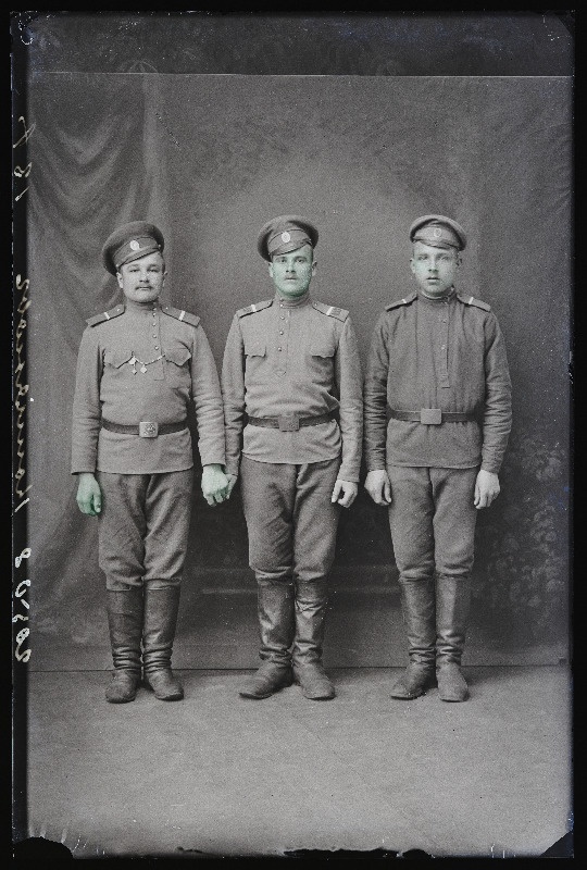 Grupp sõjaväelasi, (foto tellija Koschianoff [Kožanov]).