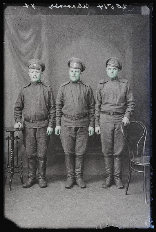 Grupp sõjaväelasi, (foto tellija Iwanoff [Ivanov]).