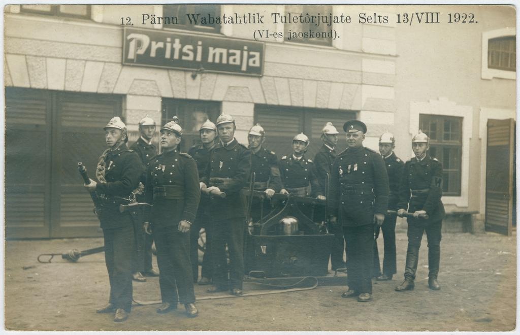 Pärnu VTS VI jaoskond käsipritsiga