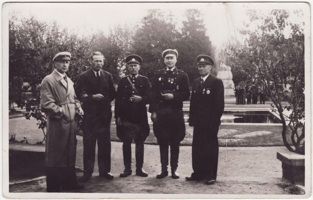 Tuletõrje Liidu peakoosolekust osa võtnud Räpina VTÜ juhatuse liikmed Pärnu pargis