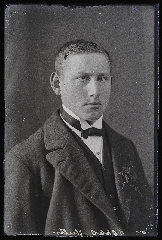 Aleksander Sults, (Holstre, Tokerpilli talu).