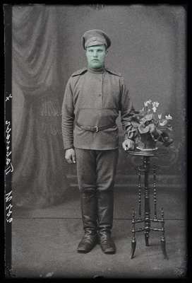 Sõjaväelane Pawloff (Pavlov).  duplicate photo