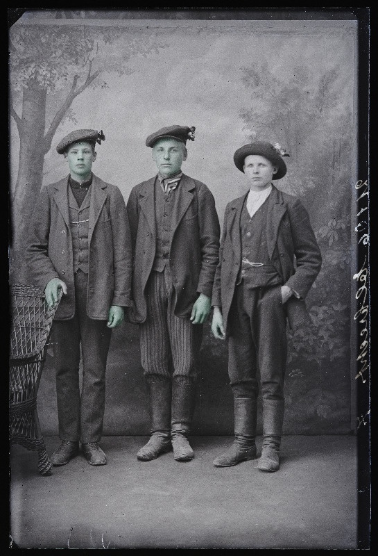 Grupp mehi, (foto tellija Elbrecht).