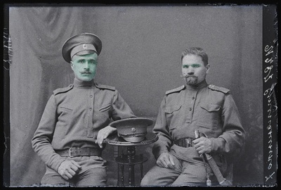 Kaks sõjaväelast, (foto tellija Stepanenko).  duplicate photo