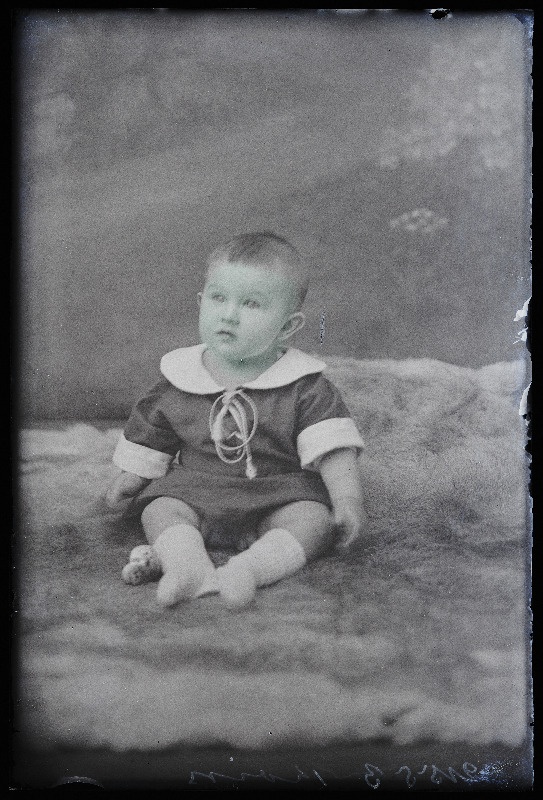Väike laps, (foto tellija Koik).