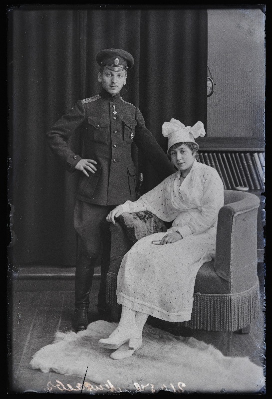 Sõjaväelane Musajeff (Musajev) naisega.