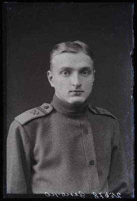 Sõjaväelane Senko [Zenko].  duplicate photo