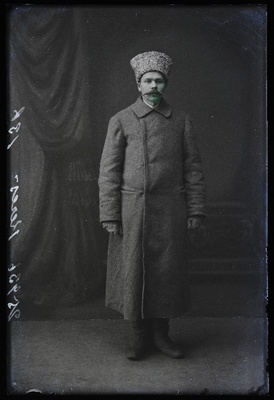 Peeter Keres Narvast.  similar photo