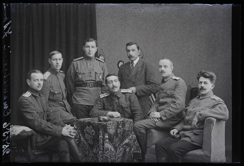 Grupp sõjaväelasi, (foto tellija Staschewski [Staševski]).