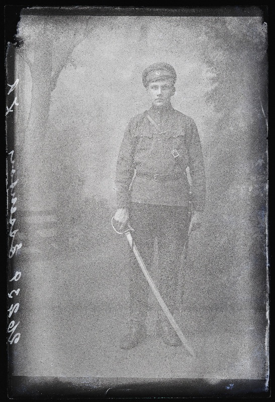 Sõjaväelane Essenson.