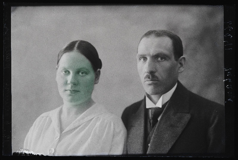 Juhani [Johani] naisega.