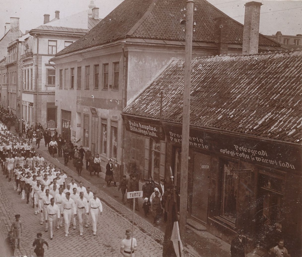 I üleriiklku Noorte Püha spordiolümpiaadi rongkäik