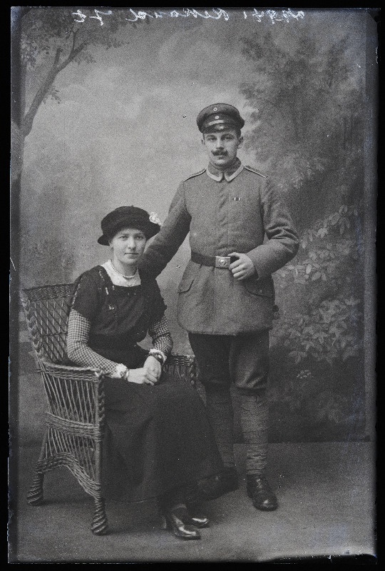 Sõjaväelane naisega, (foto tellija Rekand).