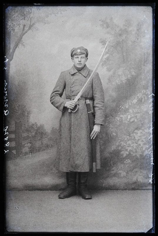Sõjaväelane [Eduard] Arrong, (Keila kaudu, Looga jaam, Laulasmaa mõis, Anna Arrong).