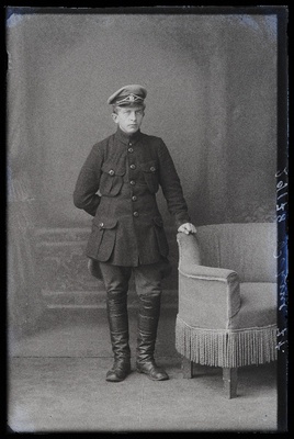 Sõjaväelane Pehme.  duplicate photo